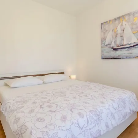 House Lara Vela Luka