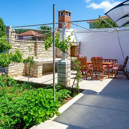 Nyaraló House Lara Vela Luka