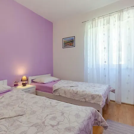 House Lara Vela Luka