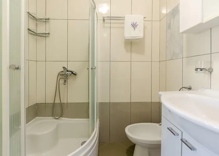 بيت للعطل House Lara