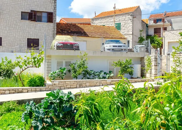 House Lara بيت للعطل فيلا لوكا