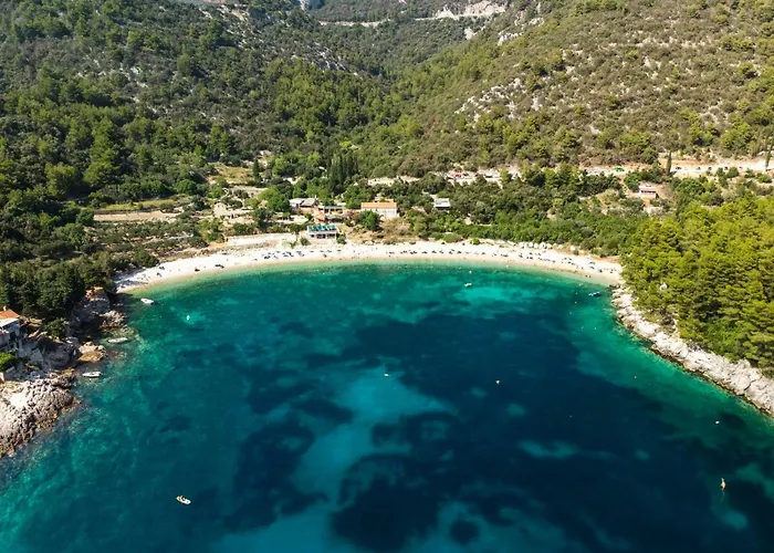 بيت للعطل House Lara *